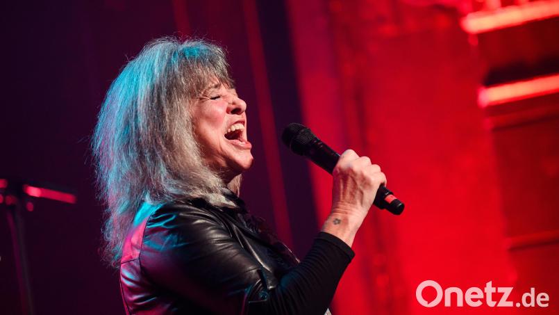Musikerin Suzi Quatro tritt in der Glasschleif auf. Bild: Gregor Fischer/dpa