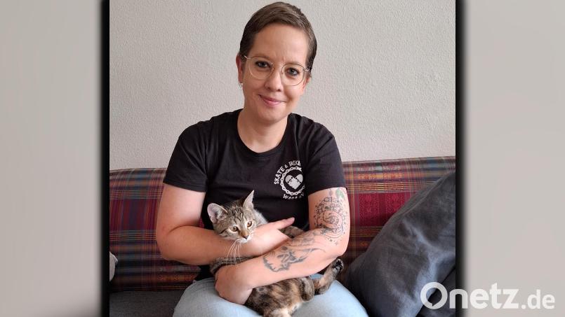 Ilona Stamminger mit Katze Frida. Bild: esc