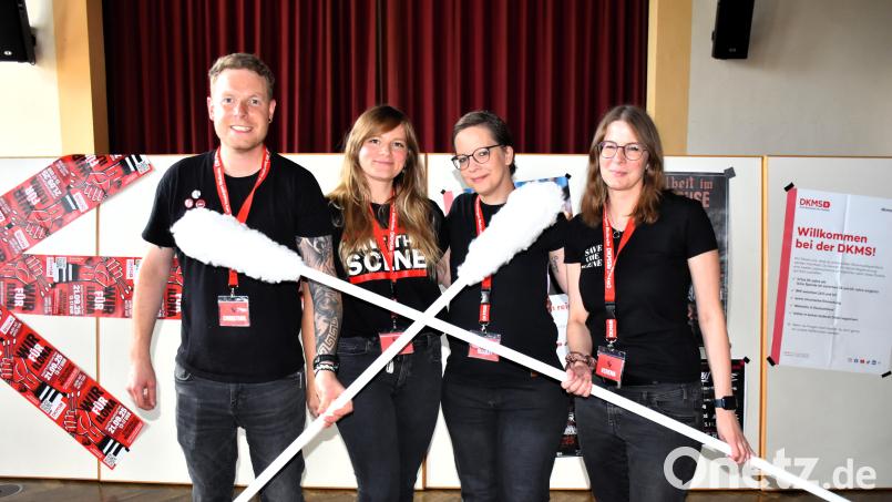 In Waldsassen warben Christian Fischer, Steffi Hasenfürter, die erkrankte Ilona Stamminger und Verena Schicker (von links) für die Registrierungsaktion. Archivbild: ubb