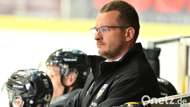 Jan Bönning, der neue Trainer des ERSC Amberg, blickt gespannt auf die am Wochenende startende Saison in der Eishockey-Bayernliga. Bild: Hubert Ziegler