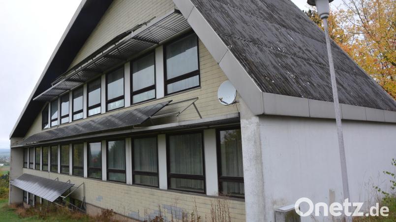 Gekauft hat die Gemeinde Leonberg das 1966 eingeweihte ehemalige Schulhaus. Bild: jr