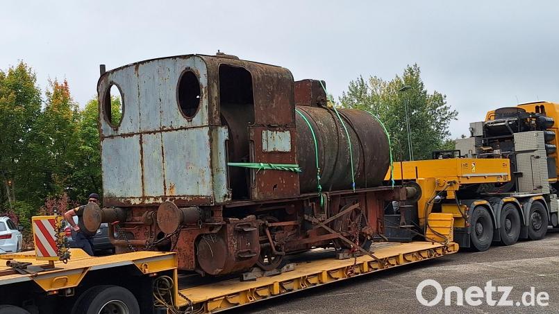 Die Überführung der gewaltigen Lok stellte den Kaolinbahn e.V. vor einige Schwierigkeiten. Bild: Matthias Gruschwitz