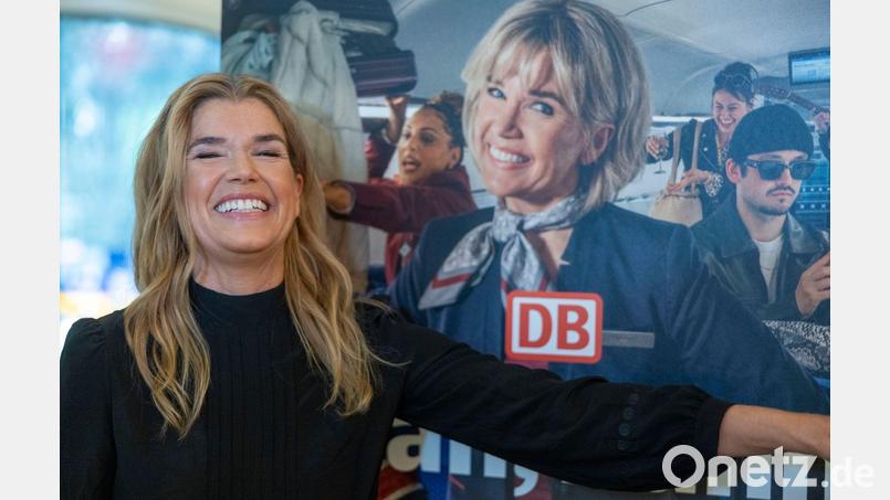 Mit Humor den Alltag im Zug erzählen. Engelke hat mit der Bahn eine Webserie gedreht Bild: Helmut Fricke/dpa