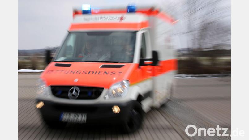 Der 71-Jährige starb in einer Klinik an seinen schweren Verletzungen. (Symbolbild) Bild: Stephan Jansen/dpa