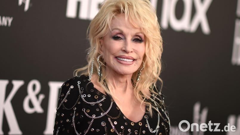 Parton hatte zuletzt immer wieder mit Gesundheitsproblemen zu kämpfen. (Archivbild) Bild: Richard Shotwell/Invision via AP/dpa