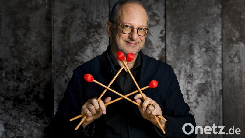 Wolfgang Lackerschmid gehört zu den Weltklasse-Vibraphonisten. Mit seinem Trio 77 kommt er zum Weidener Jazz-Zirkel. Bild: Christian Hartmann/exb