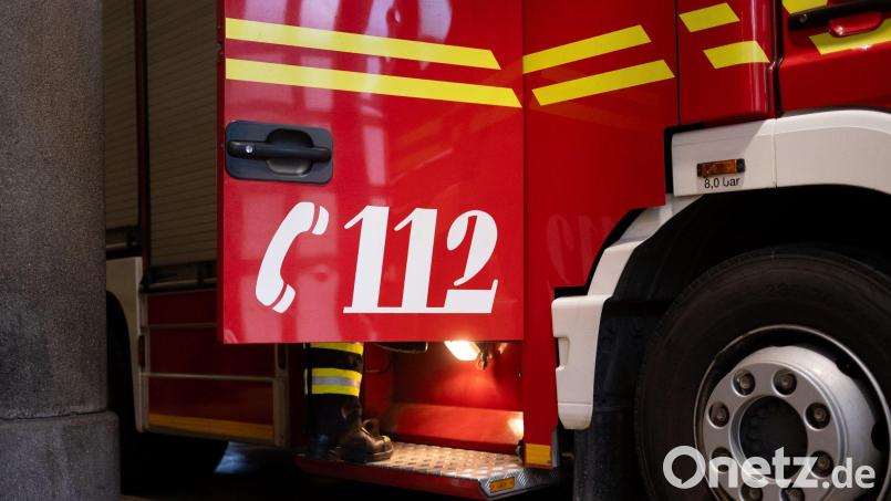 Feuerwehrleute löschten den Brand. (Symbolbild) Bild: Niklas Treppner/dpa