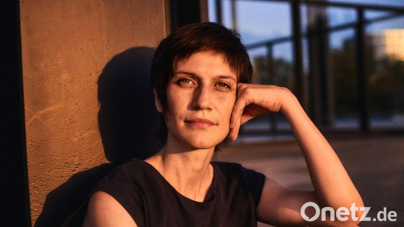 Die Singer-Songwriterin Alin Coen ist zu Gast im Podcast &quot;Kulturkiosk&quot;. Bild: David Dollmann