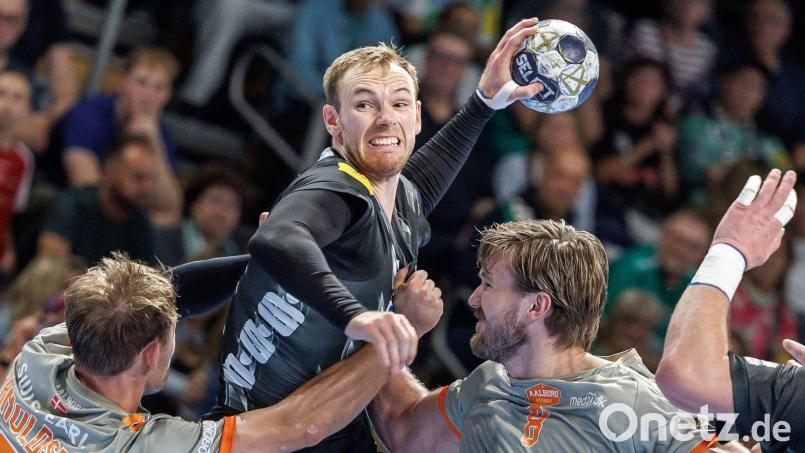 Welthandballer Mathias Gidsel war einmal mehr beste Werfer der Füchse. (Archivbild) Bild: Andreas Gora/dpa