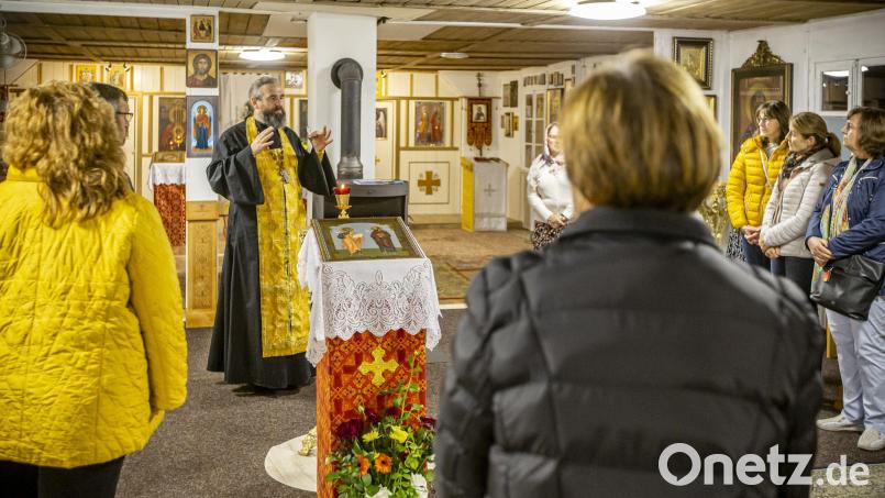 Die Kirche der Hl. Apostelfürsten Peter und Paul hält um 17 Uhr eine Abendmesse zum Totengedenken mit liturgischem Gesang ab. Bild: Marcus Rebmann/exb