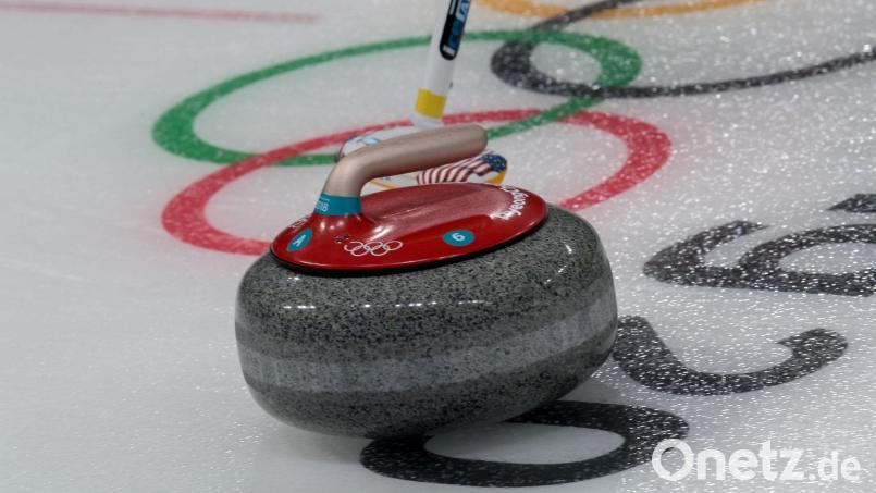 Die deutschen Curling-Frauen dürfen weiter von der Olympia-Teilnahme träumen. (Archivbild) Bild: Peter Kneffel/dpa