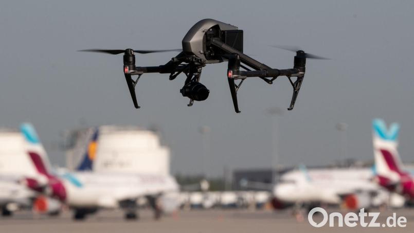 Airline-Verband fordert rigoroses Vorgehen gegen Drohnen. (Archivbild) Bild: Marijan Murat/dpa