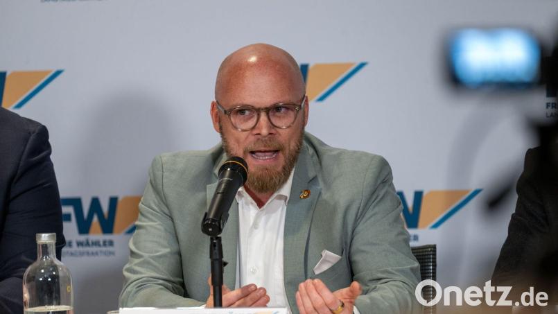 Bayerns Digitalminister Fabian Mehring fordert ein fixes Ablaufdatum für alle analogen Verwaltungsprozesse. (Archivbild) Bild: Pia Bayer/dpa
