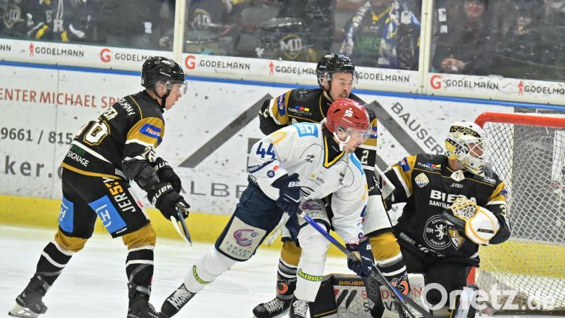 Lucas Di Berardo (rechts) hielt den ERSC Amberg lange im Spiel. Bild: Hubert Ziegler