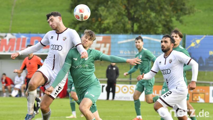Bayernligist FC Ingolstadt II (Szene aus dem 0:0 bei der DJK Gebenbach) muss den Trainerposten neu besetzen. Archivbild: Hubert Ziegler