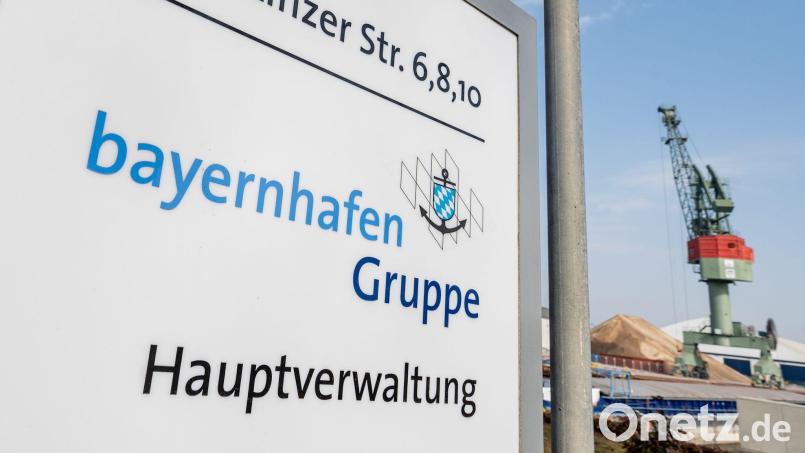 Bayernhafen bekommt mit Plattling einen neuen Standort - der erste ohne Wasserstraße. (Archivbild) Bild: Armin Weigel/dpa