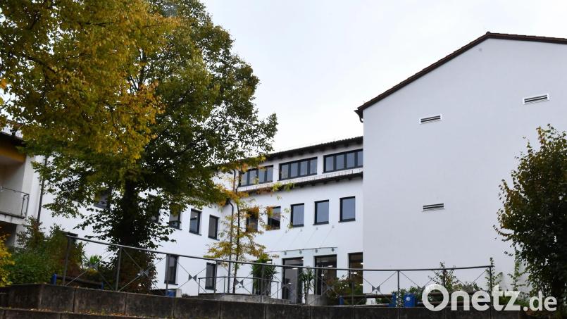 Nach erfolgreicher energetischen Außensanierung und Innensanierung rüstet sich die Grund- und Mittelschule Freudenberg für die Umsetzung des bundesweiten Rechtsanspruches auf Ganztagsbetreuung für Grundschulkinder. Bild: sche