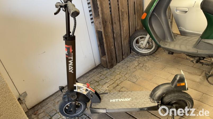 Der in Schwandorf sichergestellte E-Scooter. Bild: Polizei Schwandorf