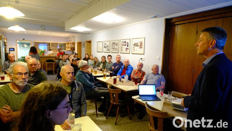 Die erste von vier Bürgerversammlungen fand am Dienstag im Gasthaus Reif statt. Bild: gsp