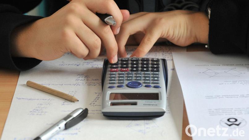 Besser als im Schnitt, aber nicht bundesweite Spitze: die Leistungen von Bayerns Neuntklässlern. (Symbolbild) Bild: Hendrik Schmidt/dpa