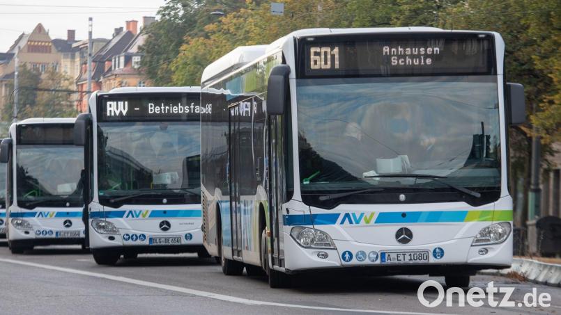 Mit Milliardeninvestitionen könnte laut einer neuen Studie das Bus- und Bahnangebot in Bayern überall deutlich verbessert werden. (Symbolbild) Bild: Stefan Puchner/dpa