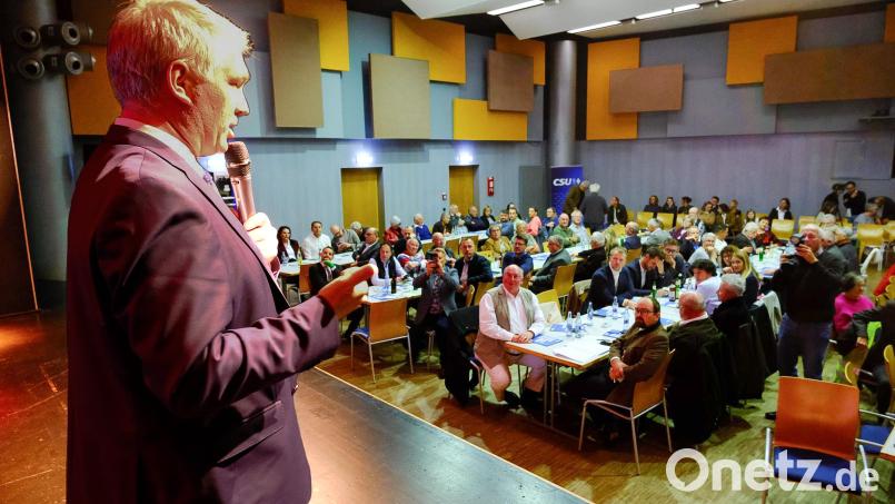 Stefan Ott nutzte die Delegiertenversammlung, um seine Partei auf den kommenden Wahlkampf einzuschwören. Bild: gsp