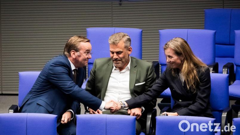 Die drei SPD-Verteidigungsexperten schrieben gemeinsam der Fraktion. Bild: Christoph Soeder/dpa