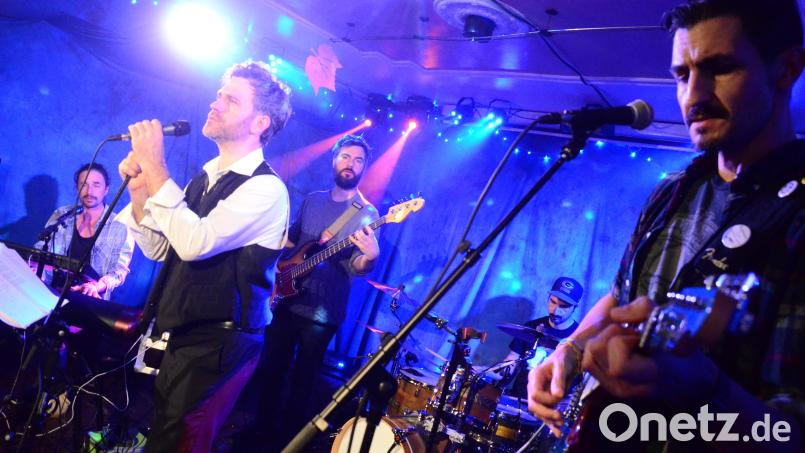 Die &quot;Bourbon Blues Band&quot; begeisterte rund 80 Besucher im Weidener Kulturbahnhof &quot;Parapluie&quot;. Bild: Kunz