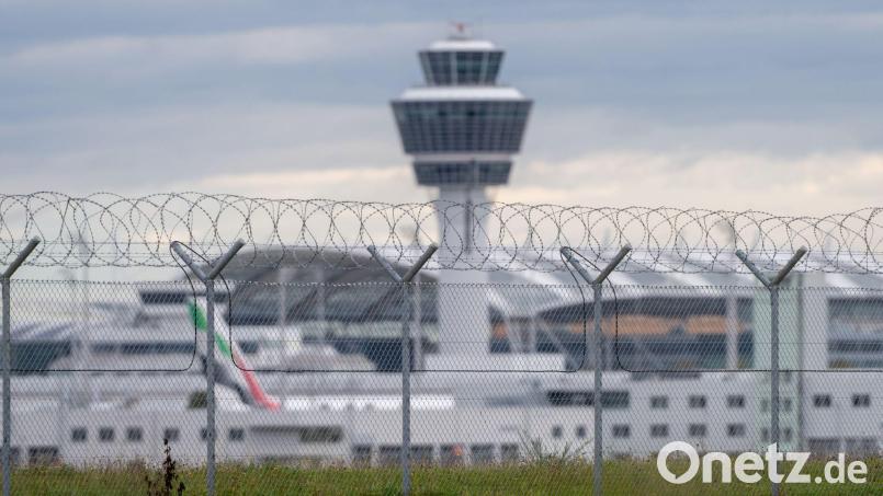 Der Flugverkehr wurde am Morgen wieder regulär aufgenommen. (Symbolbild) Bild: Armin Weigel/dpa