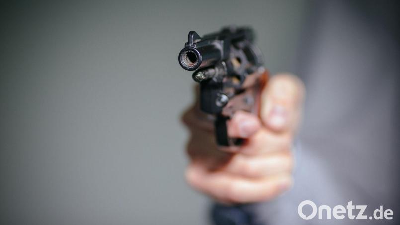 Die Polizei hat die Ermittlungen zu den Verdächtigen aufgenommen. (Symbolbild) Bild: Oliver Killig/dpa-Zentralbild/dpa