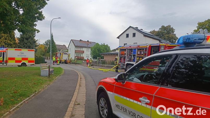 Zu einem Kellerbrand in Tirschenreuth rückten Rettungskräfte am Mittwoch kurz vor Mittag aus. Bild: nic