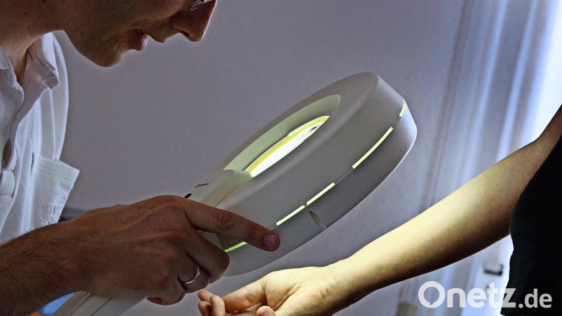 Die Zahl der Hauterkrankungen nimmt zu, die Zahl der Hautärzte gerade im ländlichen Bereich nicht. Auch andere Facharztgruppen sind gesucht im Landkreis Tirschenreuth. Symbolbild: Karl-Josef Hildenbrand/dpa