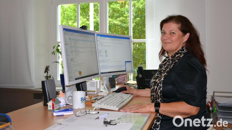 Regina Kestel räumt ihr Büro und löscht jede Menge alte E-Mails. Ende Juli verlässt die Regierungsdirektorin das Landratsamt Tirschenreuth. Bild: as