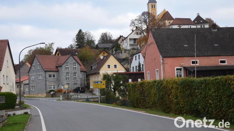 Wie im Marktgemeinderat berichtet wurde, wird durch Allersburg zu schnell gefahren. Die Bürger wollen eine 30er-Zone sehen, sagt Ortssprecher Alois Siegert. Bild: bö