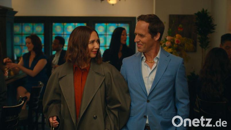 Maya Rudolph und Nat Faxon in einer Szene der Serie &quot;Reich&quot;. Bild: -/AppleTV/dpa