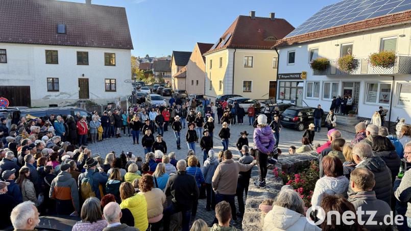 Beim Hubertusmarkt in Wutschdorf war ganz schön viel los. Bild: gri