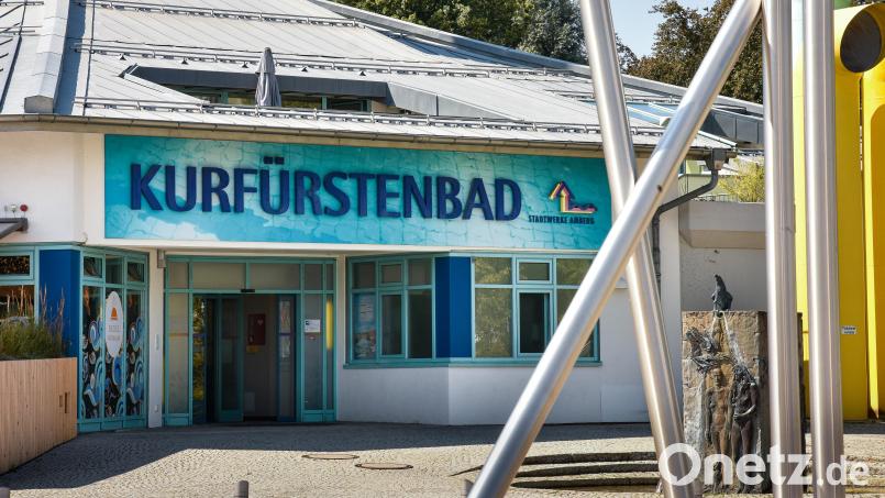 Im Kurfürstenbad in Amberg steigt am 9. November zum 35. Jubiläum eine Pool-Party. Bild: Stephan Huber