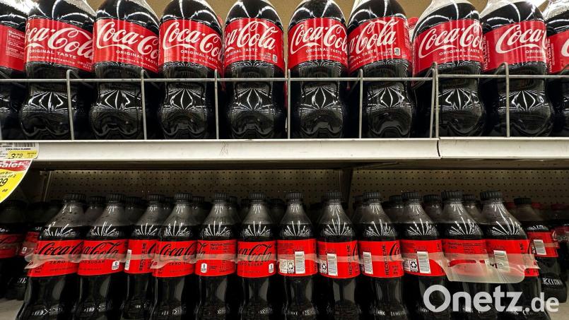 Zuletzt waren zuckerfreie Getränke gefragt - und Verbraucher griffen auch zu kleineren Verpackungen. Archivbild: Nam Y. Huh/AP/dpa