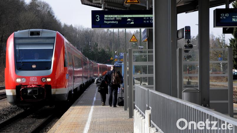 Ab dem kommenden Jahr wird die Bahnstrecke zwischen Nürnberg und Regensburg saniert. Dafür wird die Umleitung über Neukirchen (im Bild), Amberg und Schwandorf verstärkt. Symbolbild: Stephan Huber