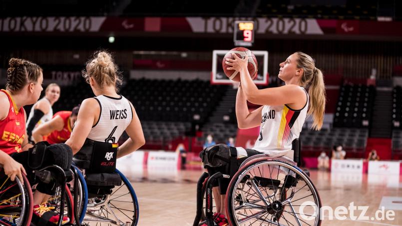 Svenja Mayer (rechts) übernimmt sowohl in der Nationalmannschaft als auch für die Nürnberg Falcons Verantwortung. Bild: Stephanie Wunderl
