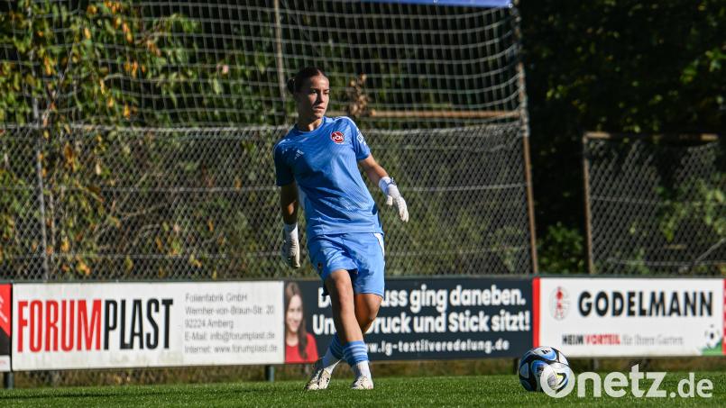 Die 16-Jährige Emma Paschedag wechselte von der JFG Stiftland über die SpVgg SV Weiden zum 1. FC Nürnberg. Das junge Talent darf mittlerweile bereits Erfahrung in der Frauen-Bayernliga sammeln. Bild: Loeffler, Jonas