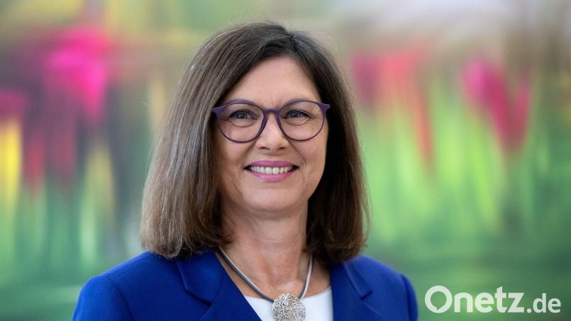 Ilse Aigner hat die Bayern befragt, was sie über die Demokratie denken. (Archivbild) Bild: Sven Hoppe/dpa