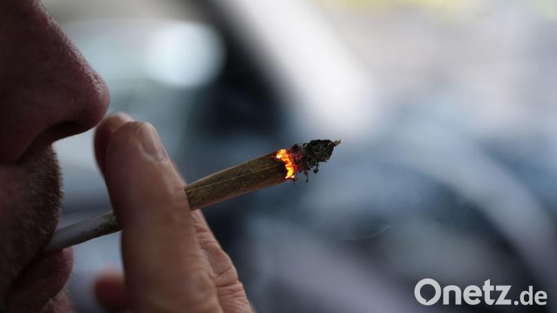 In Hirschau geraten zwei Autofahrer unter Drogeneinfluss in eine Polizeikontrolle. Symbolbild: Marcus Brandt/dpa