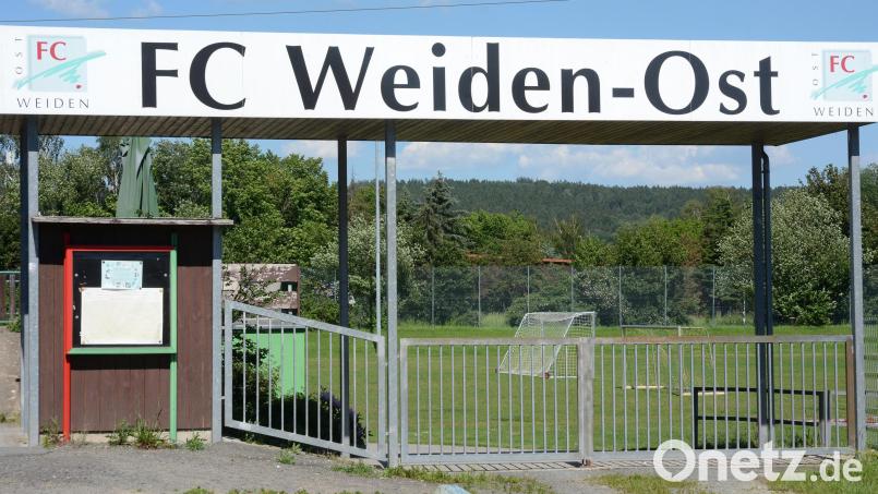 Gemeinsam für die an Krebs erkrankte Monique aus Weiden: Am Samstag, 25. Oktober, wird das Benefiz-Fußballturnier ab 13 Uhr auf dem Gelände des FC Weiden-Ost stattfinden. Archivbild: Gabi Schönberger