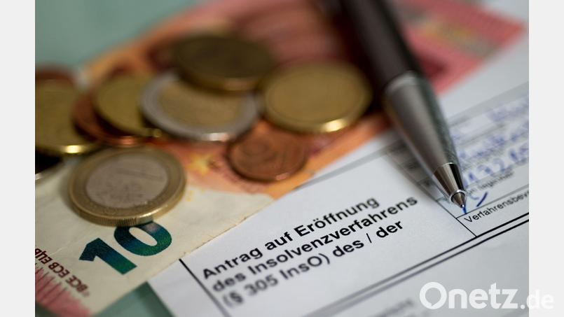 Immer mehr verschuldete Privatpersonen landen in der Insolvenz. Diese Tendenz lässt sich aus der Schuldnerberatung auch im Landkreis Tirschenreuth ablesen. Bild: Monika Skolimowska/dpa