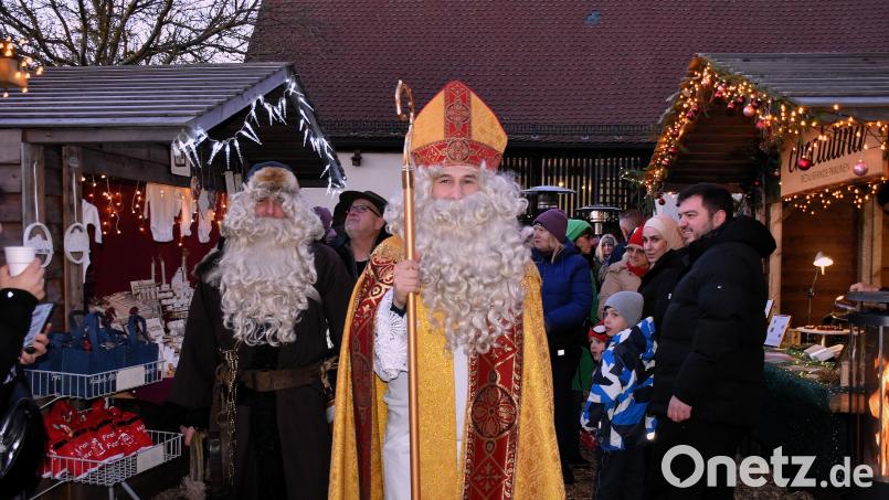 Auch der Nikolaus wir in diesem Jahr wieder Süßigkeiten verteilen. Archivbild: ubb