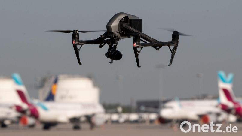 Drohnen stellen mittlerweile eine ernstzunehmende Bedrohung dar. Über mögliche Abschüsse ist im Landtag diskutiert worden. Bild: Marijan Murat/dpa