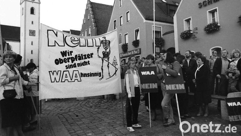 Anti-WAA-Demo auf dem Schwandorfer Marktplatz. Bild: Wolfgang Nowak/exb