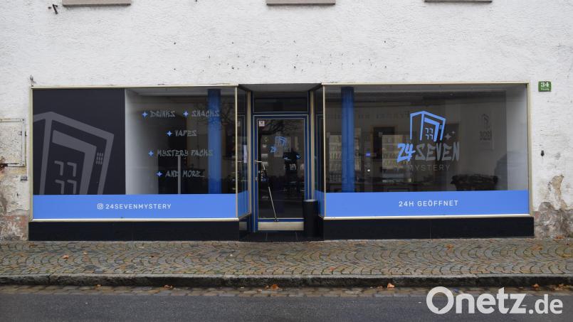 Gebührenpflichtige Müllsäcke können künftig in Pfreimd aus Automaten im 24/7-Shop erworben werden. Bild: bnr