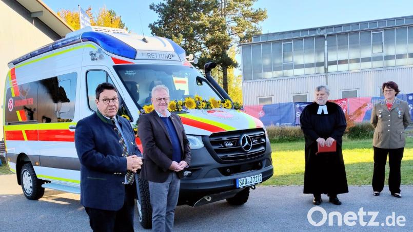 Die Johanniter in Schwandorf haben ihren neuen Rettungswagen offiziell in Dienst gestellt Bild: Johanniter